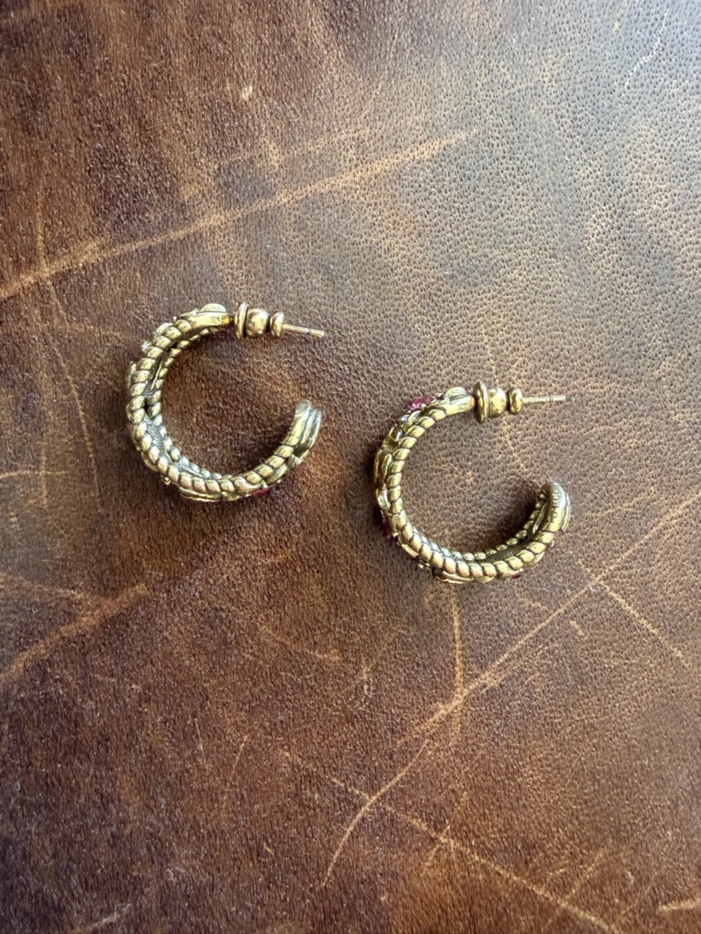 GUCCI HOOP EARRINGS - Picture 9 of 10